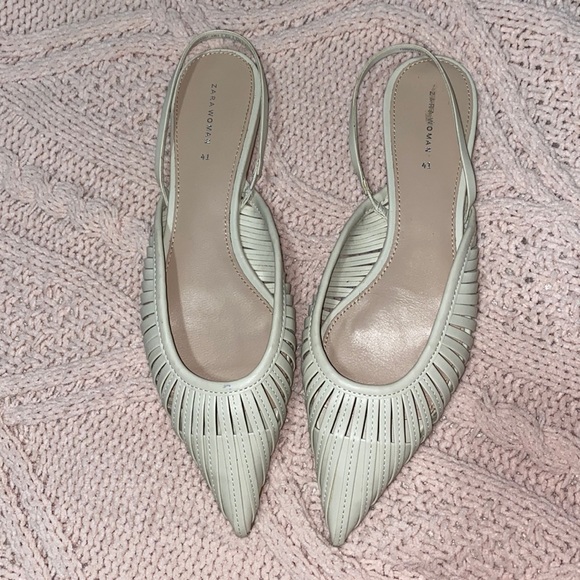 Zara Shoes - NEVER WORN Zara pointed flats